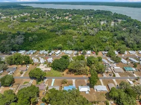 1161 Cr 463 Lake Panasoffkee FL 33538