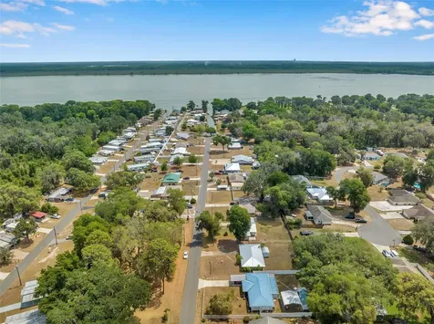 1161 Cr 463 Lake Panasoffkee FL 33538