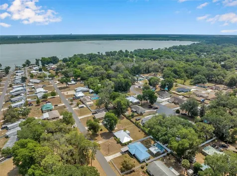1161 Cr 463 Lake Panasoffkee FL 33538