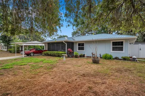 1161 Cr 463 Lake Panasoffkee FL 33538