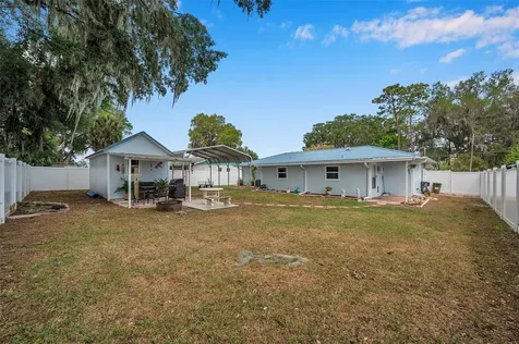 1161 Cr 463 Lake Panasoffkee FL 33538