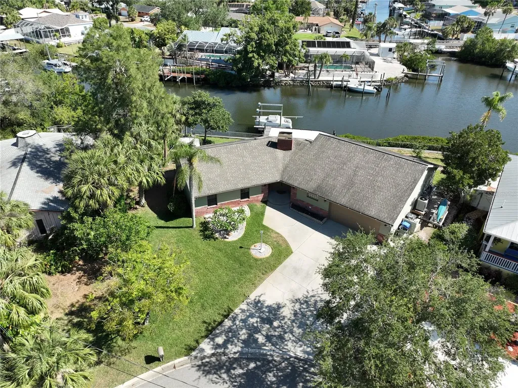 605 Kingston Court Apollo Beach FL 33572