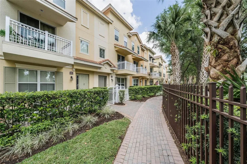 687 Hangnest Lane Lake Mary FL 32746