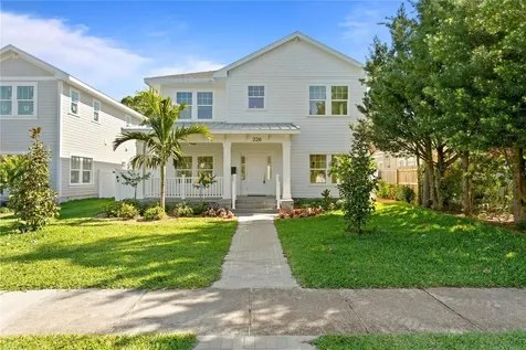 226 13th Avenue N St Petersburg FL 33701