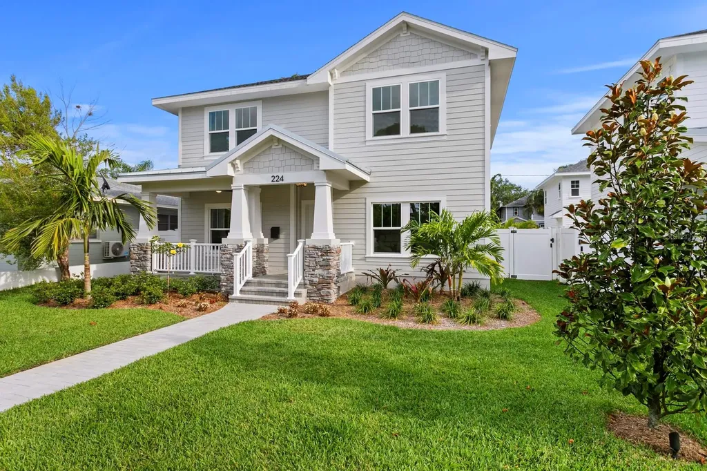 224 13th Avenue N St Petersburg FL 33701