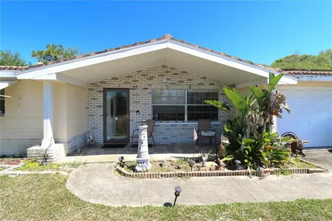 5029 Forest Hills Drive Holiday FL 34690
