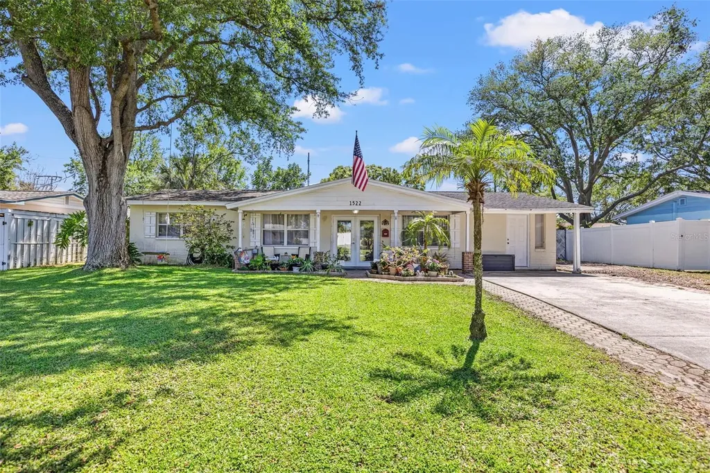 1522 78th Avenue N St Petersburg FL 33702