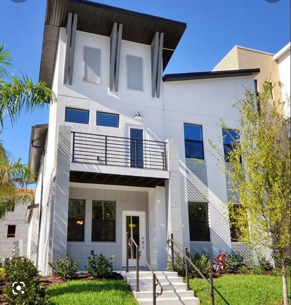 2520 13th Avenue N St Petersburg FL 33713
