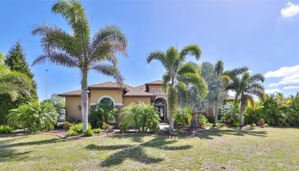 2420 Crestview Road Wimauma FL 33598