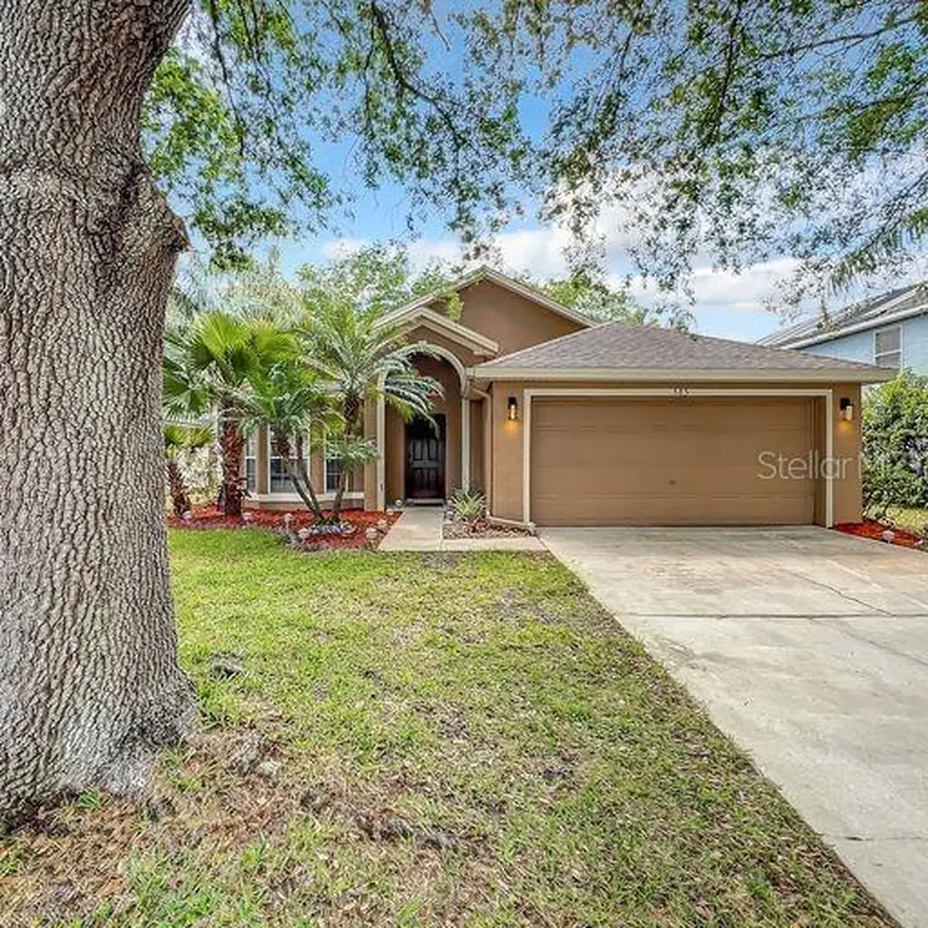 585 Darkwood Avenue Ocoee FL 34761
