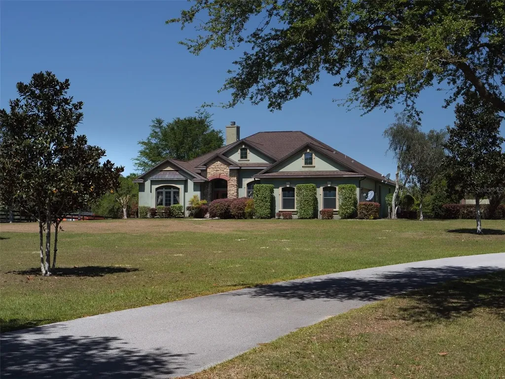 16659 NW Highway 464b Morriston FL 32668