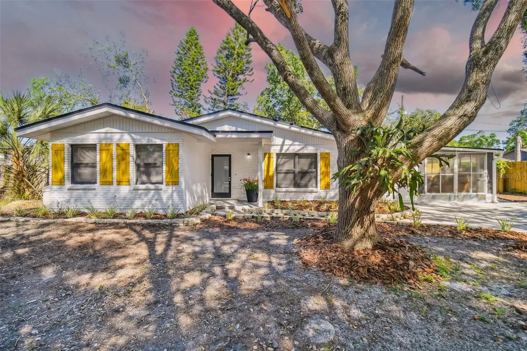8007 Pine Hill Drive Tampa FL 33617