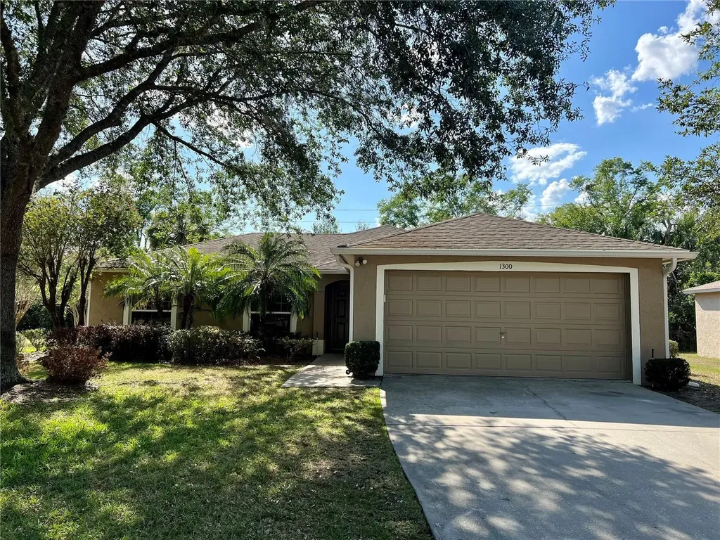 1300 Benton Lake Drive E Deland FL 32724