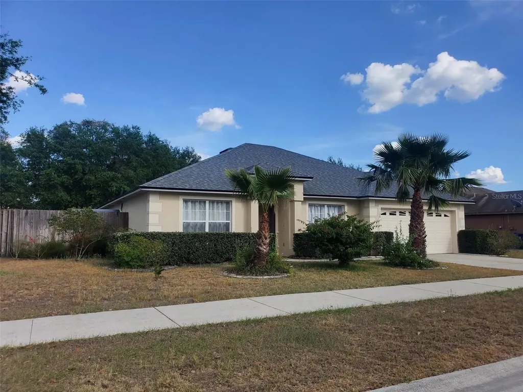 1128 Stratton Avenue Groveland FL 34736