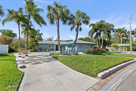 4185 52nd Avenue S St Petersburg FL 33711