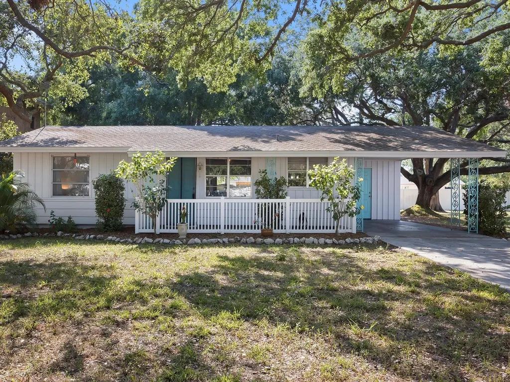 621 N Pompano Avenue Sarasota FL 34237