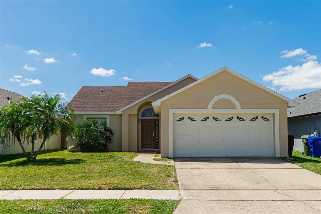 697 Eagle Pointe S Kissimmee FL 34746