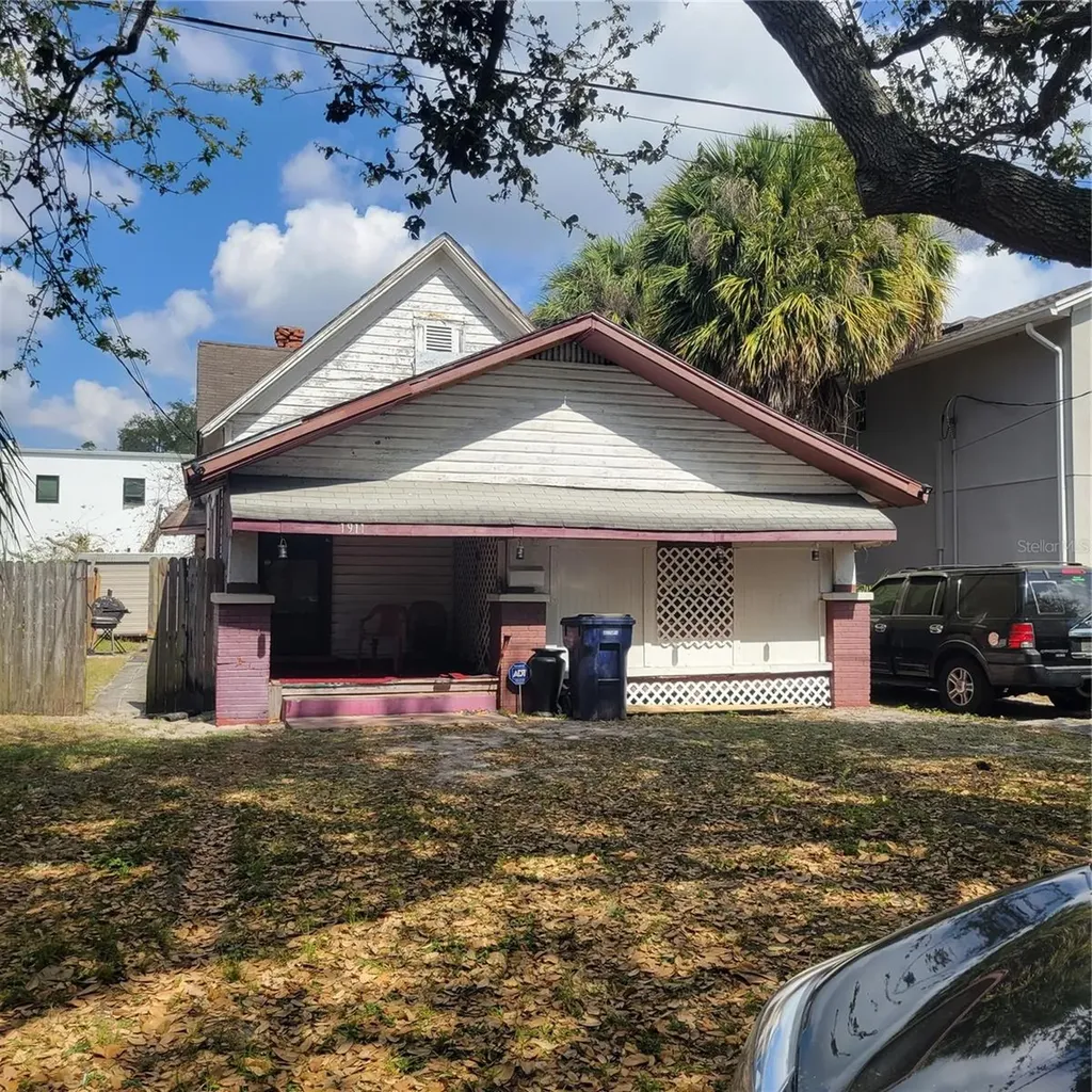 1911 W North B Street Tampa FL 33606