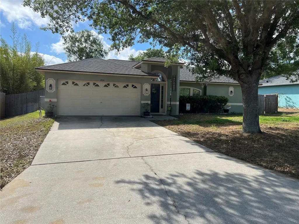 204 Country Lakes Circle Groveland FL 34736