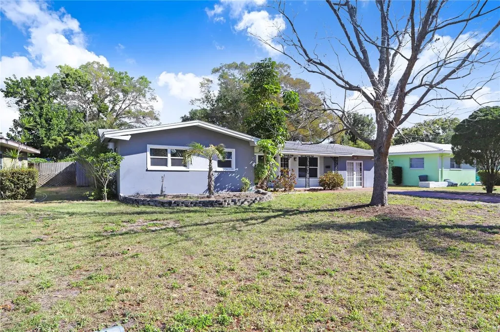 1446 Admiral Woodson Lane Clearwater FL 33755