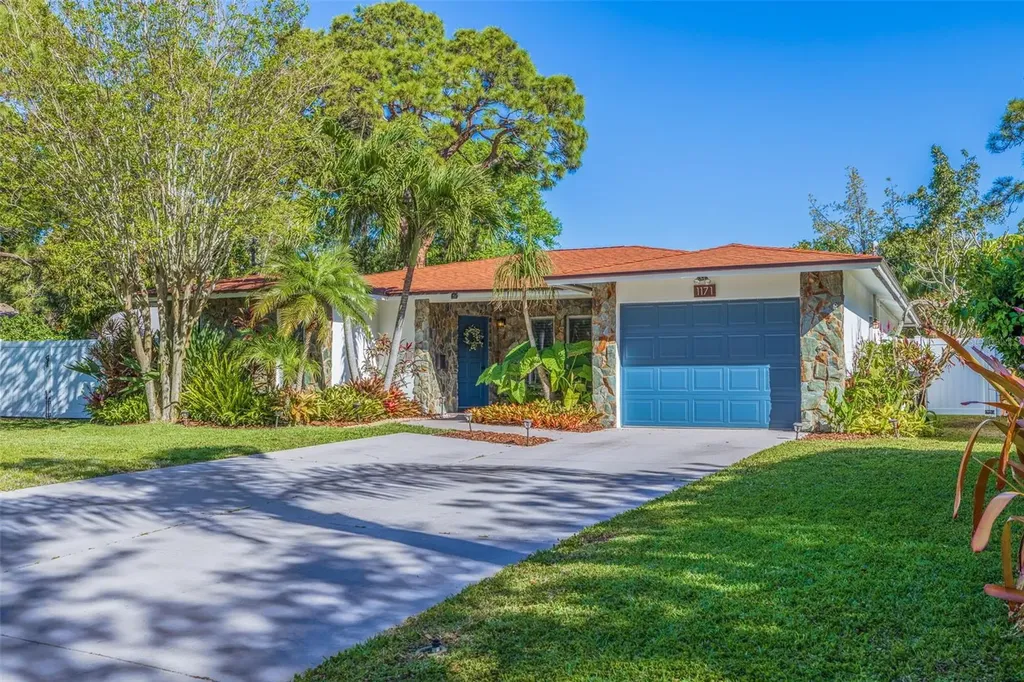 1171 Williams Drive S St Petersburg FL 33705