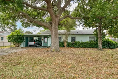 6258 21st Avenue N St Petersburg FL 33710