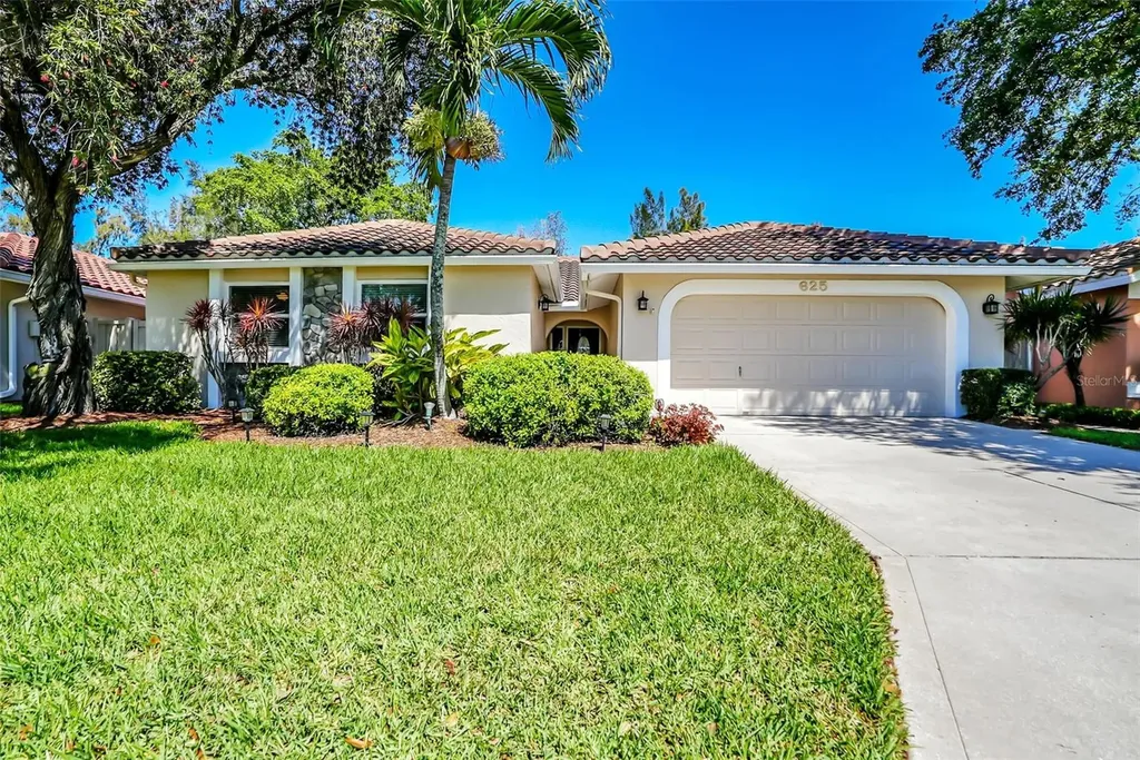 625 Quintana Place NE St Petersburg FL 33703
