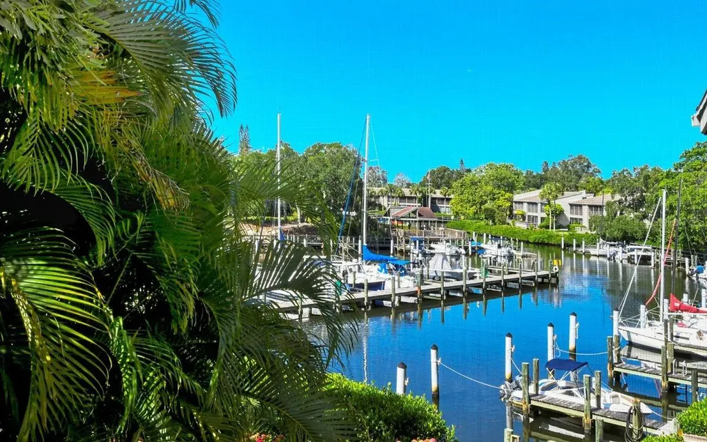 1633 Boathouse Circle Sarasota FL 34231