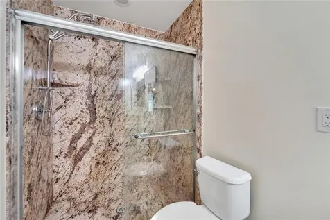 5053 White Sanderling Court Tampa FL 33619