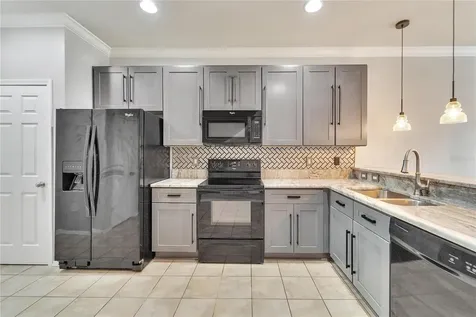 5053 White Sanderling Court Tampa FL 33619