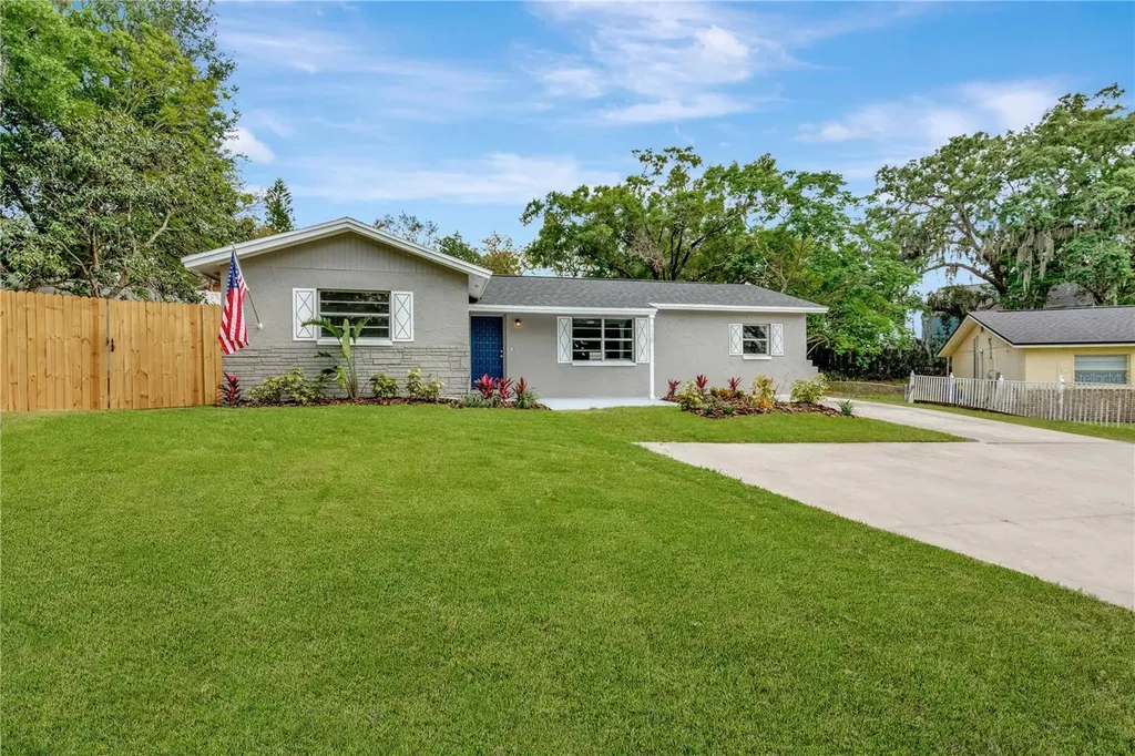 7120 Lynwood Drive Tampa FL 33637