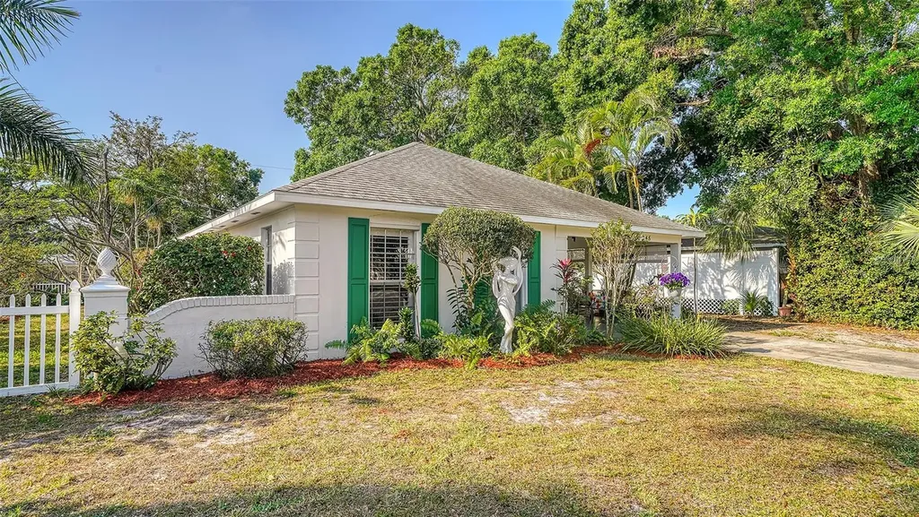 2246 Goldenrod Street Sarasota FL 34239
