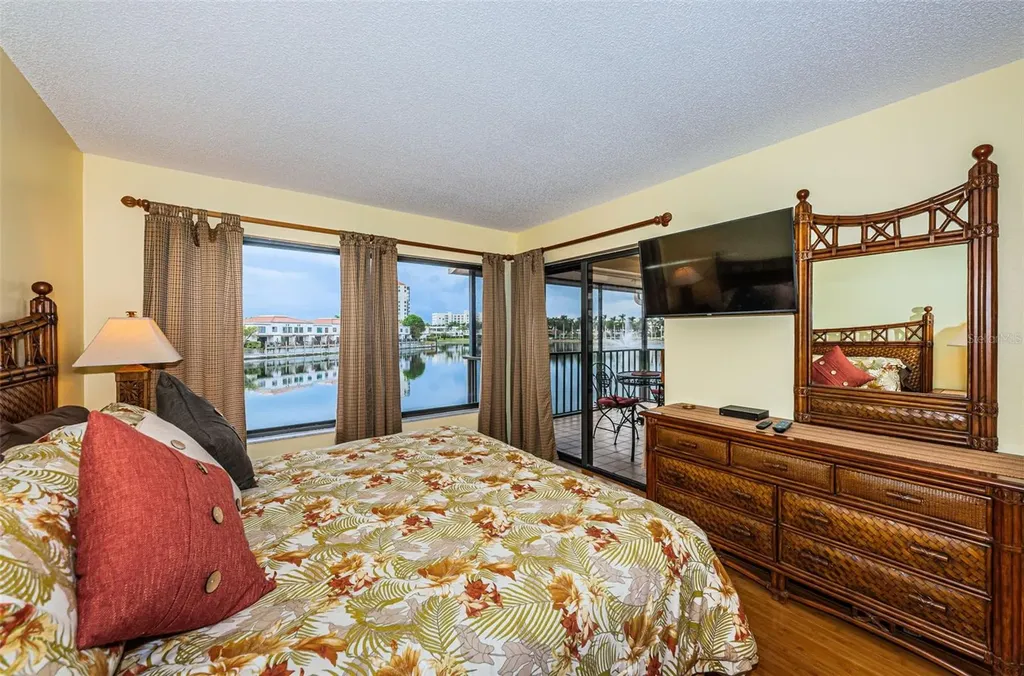 6281 Bahia Del Mar Boulevard St Petersburg FL 33715