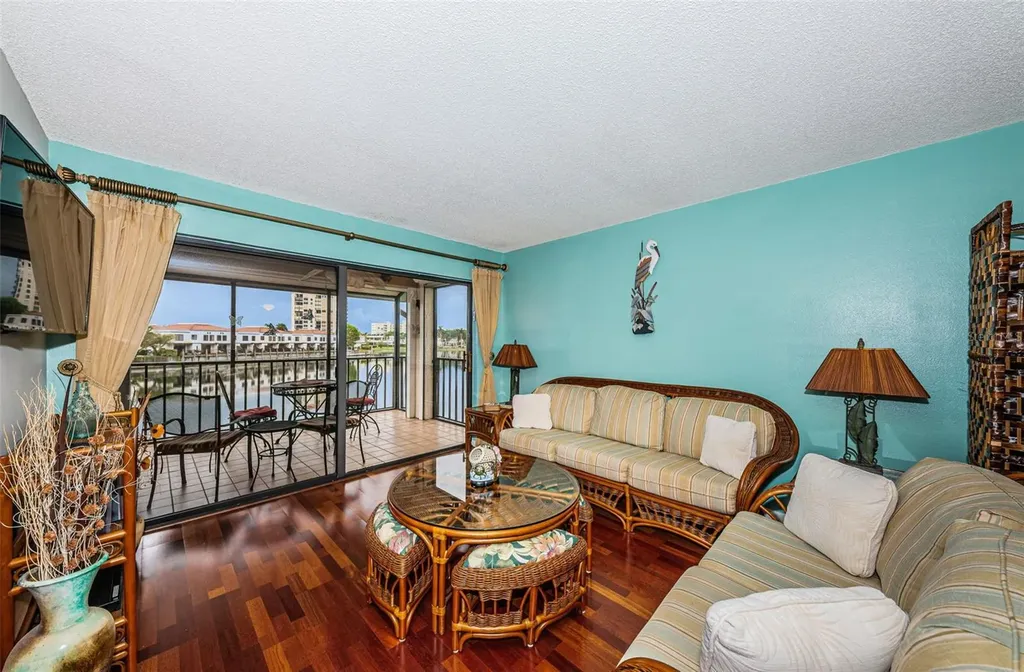 6281 Bahia Del Mar Boulevard St Petersburg FL 33715