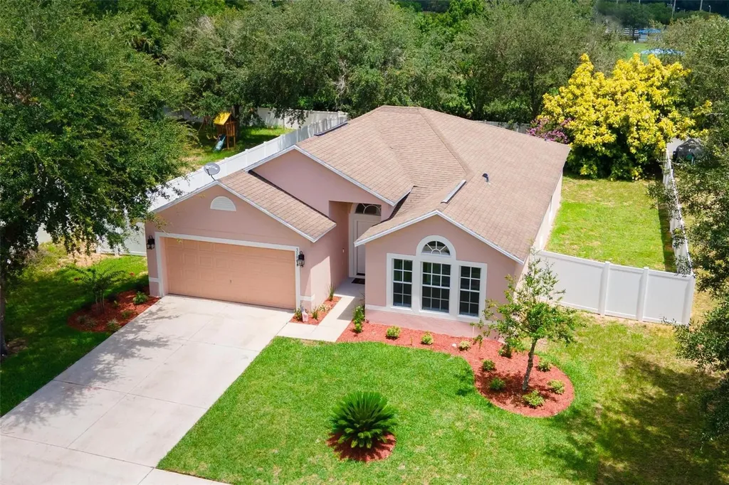 31806 Parkdale Drive Leesburg FL 34748