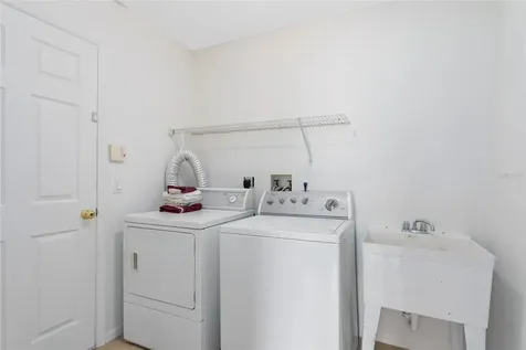 901 Maple Creek Drive Orlando FL 32828