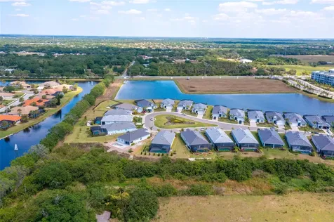 430 Whistler Glen Bradenton FL 34212