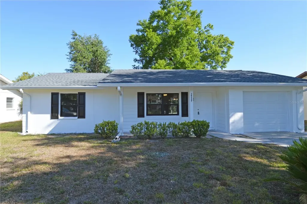 39327 8th Avenue Zephyrhills FL 33542