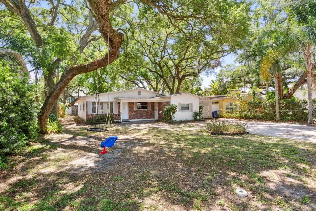 4606 W Estrella Street Tampa FL 33629