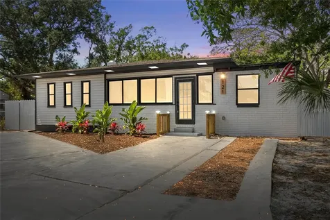 121 Kingston Street S St Petersburg FL 33711