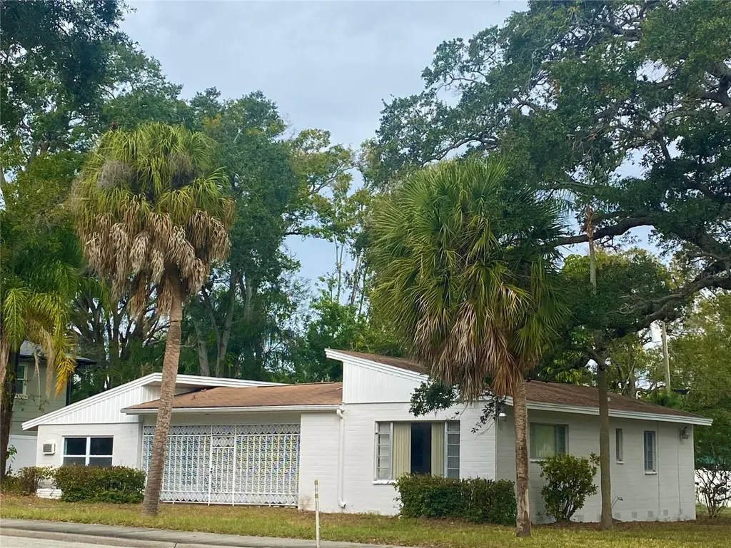 801 38th Avenue N St Petersburg FL 33704