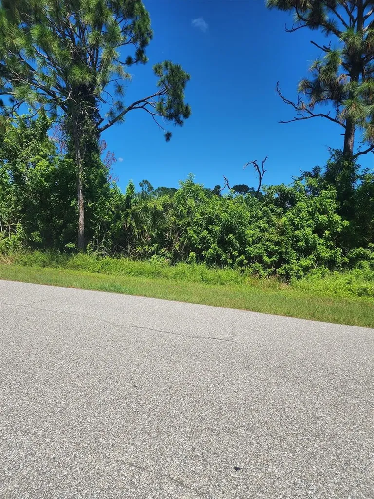 12282 Appleberg Circle Port Charlotte FL 33981