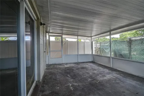 4542 W Hanna Avenue Tampa FL 33614