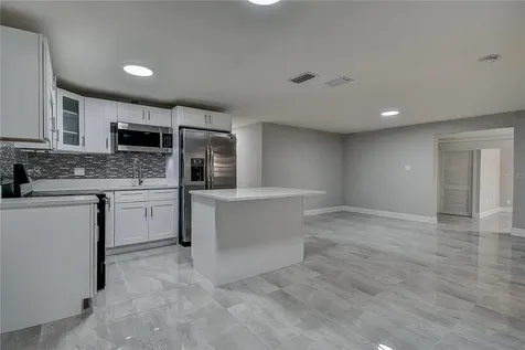 4542 W Hanna Avenue Tampa FL 33614
