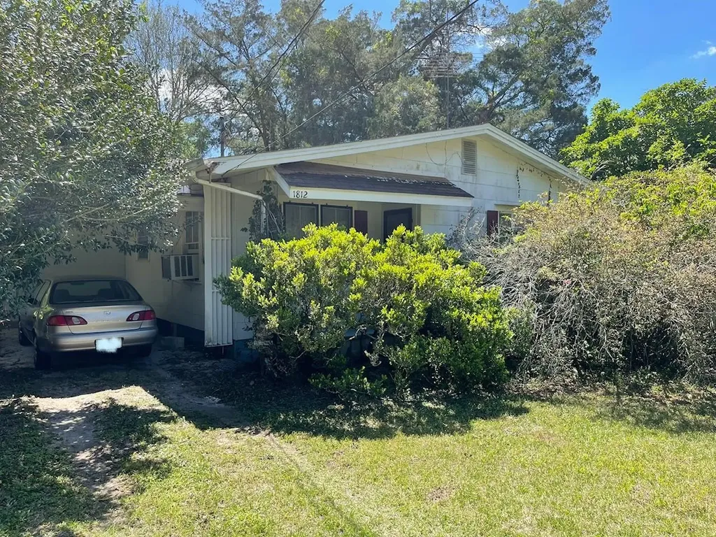 1812 NE 63rd Street Ocala FL 34479