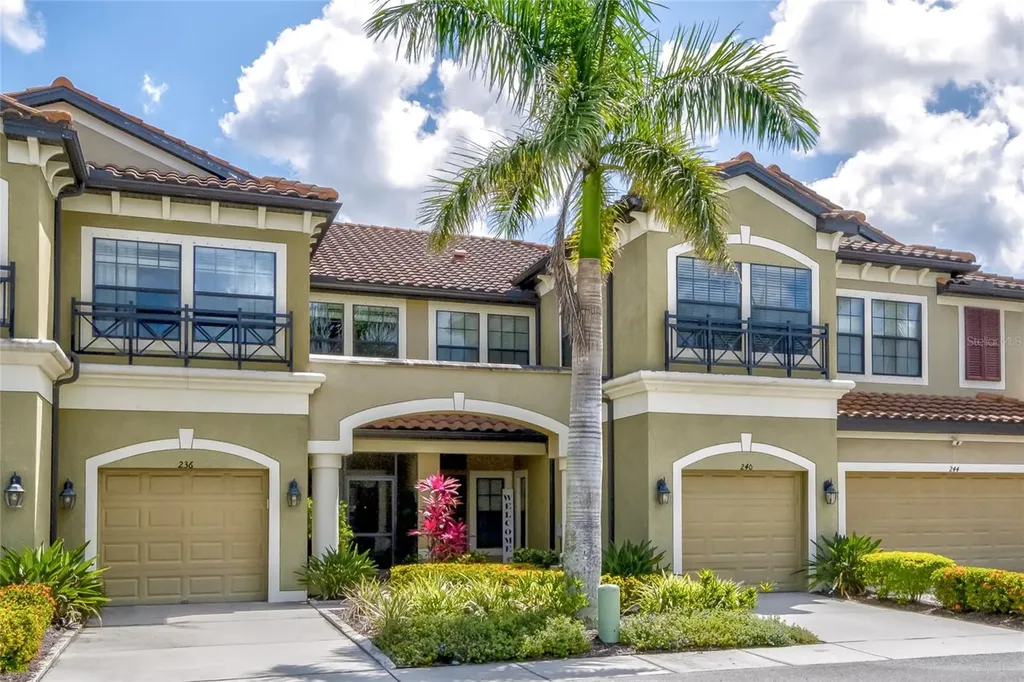 240 Crew Court Sarasota FL 34243
