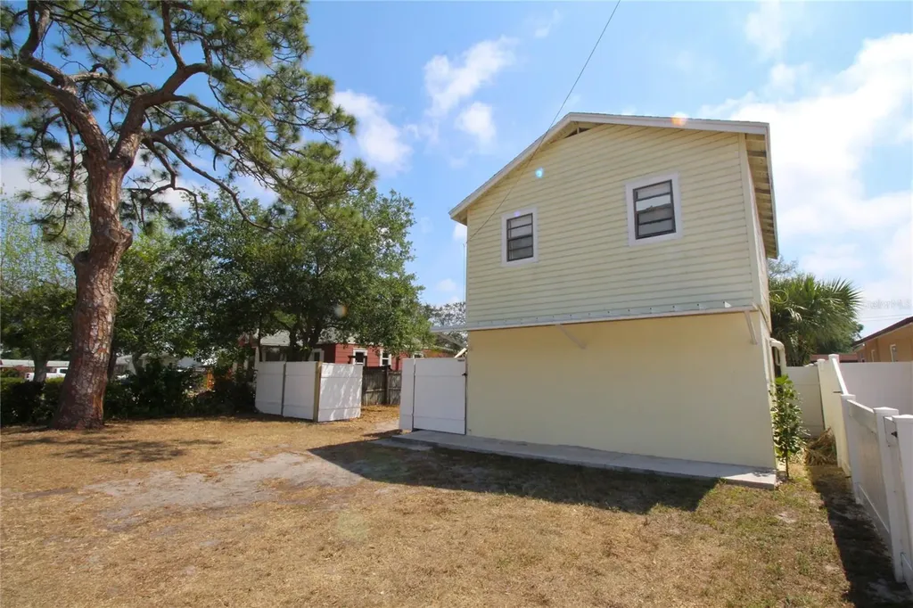 7362 43rd Avenue N St Petersburg FL 33709