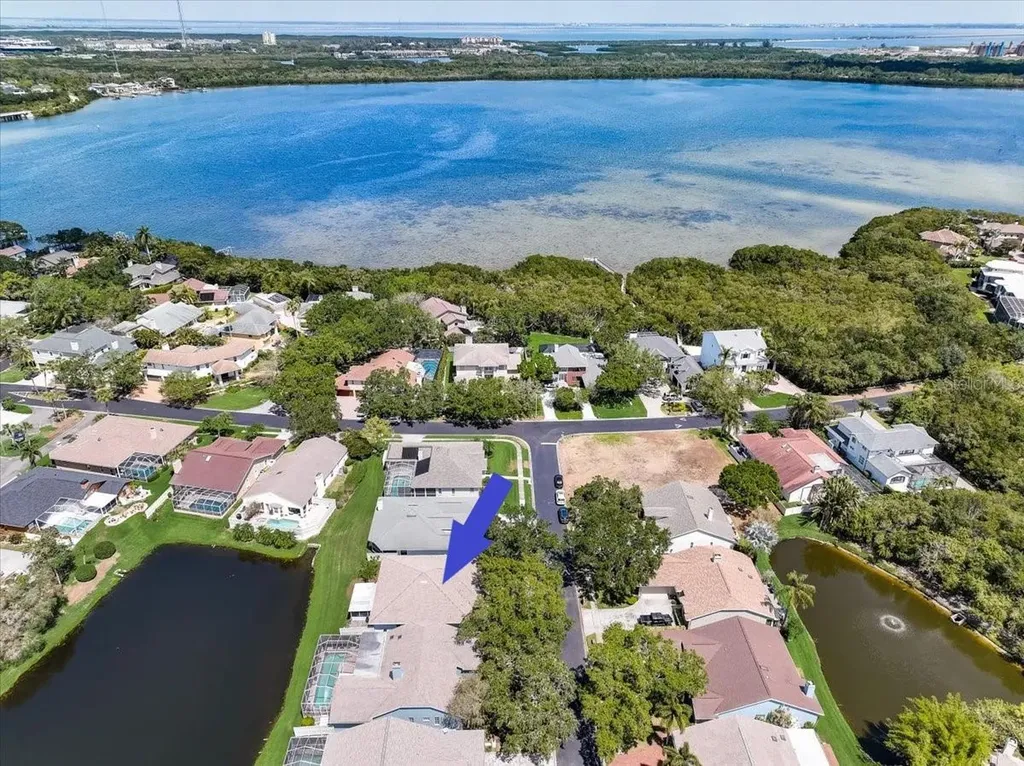 1175 San Carlos Avenue NE St Petersburg FL 33702