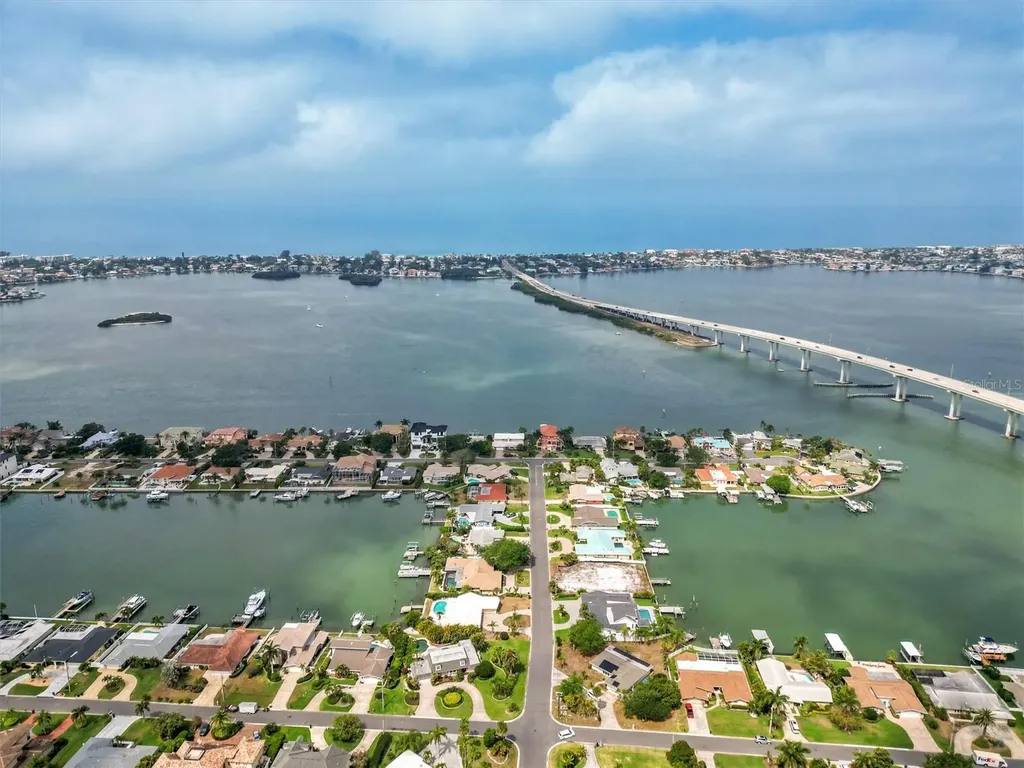 200 Driftwood Lane Largo FL 33770