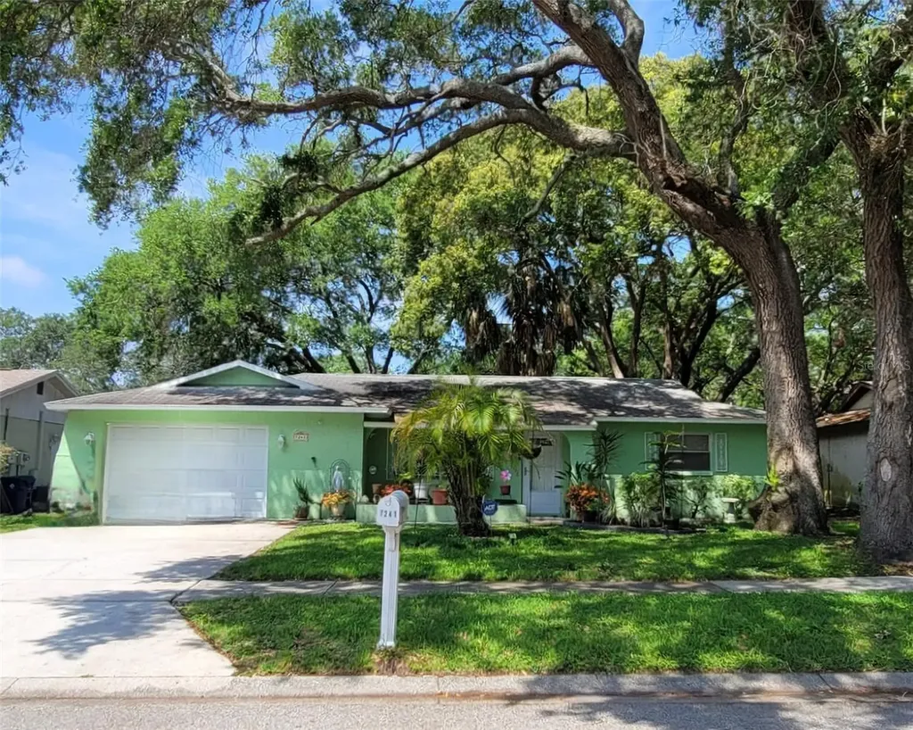 7241 56th Avenue N St Petersburg FL 33709
